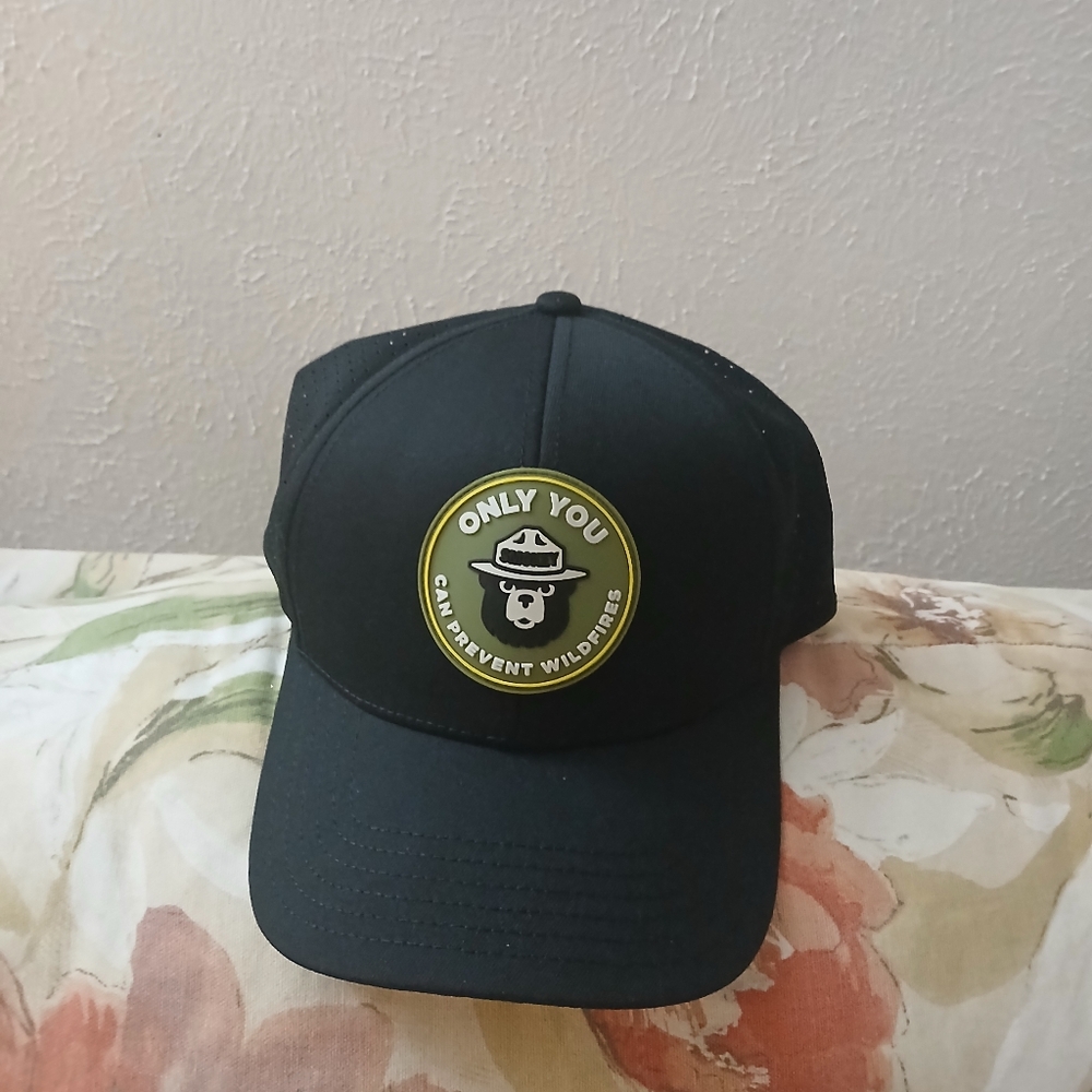 Vintage looking smokey the bear black snapback hat one size